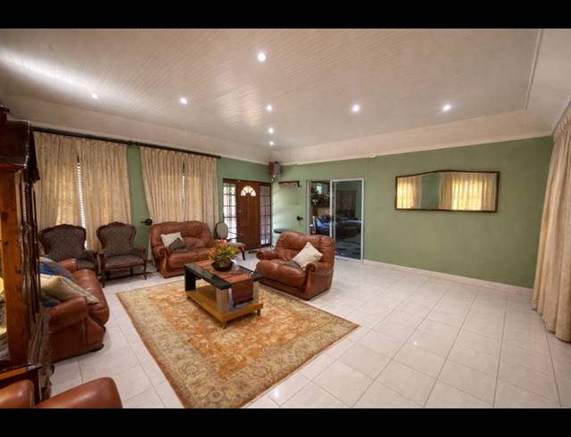 4 BEDROOM HOUSE FOR SALE IN EPWORTH